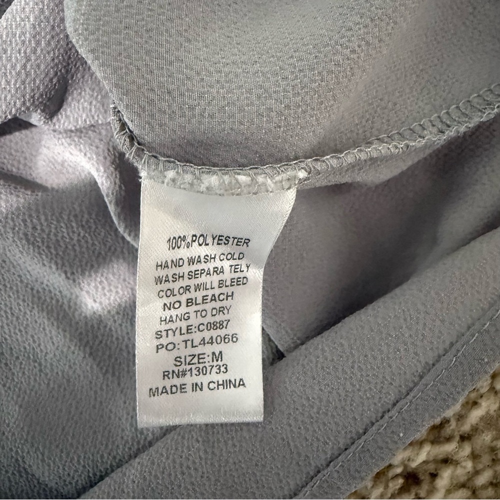 Umgee Gray Blouse Size Medium - Picture 6 of 9